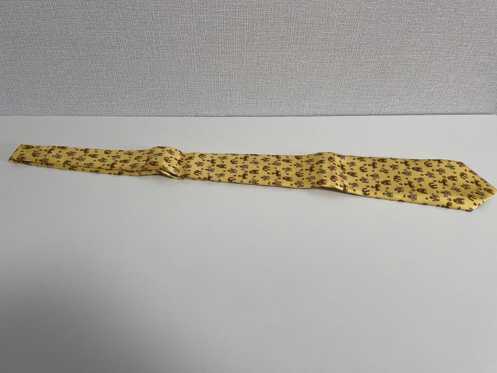 未使用品 サルヴァトーレフェラガモ Salvatore Ferragamo ネクタイ