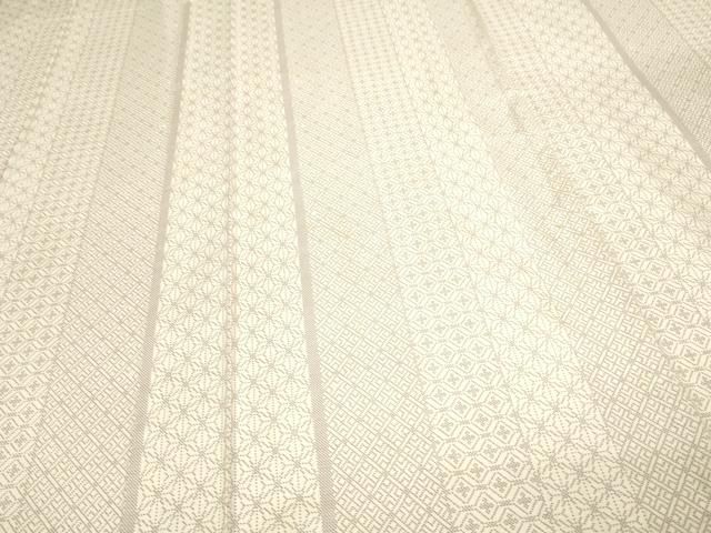 平和屋着物▽本場大島紬　白大島　単衣　9マルキ　吉祥文　ますいわ屋扱い　正絹　逸品　DAAU6399sf 平和屋着物▽本場大島紬 白大島 単衣 9マルキ 吉祥文 ますいわ屋扱い