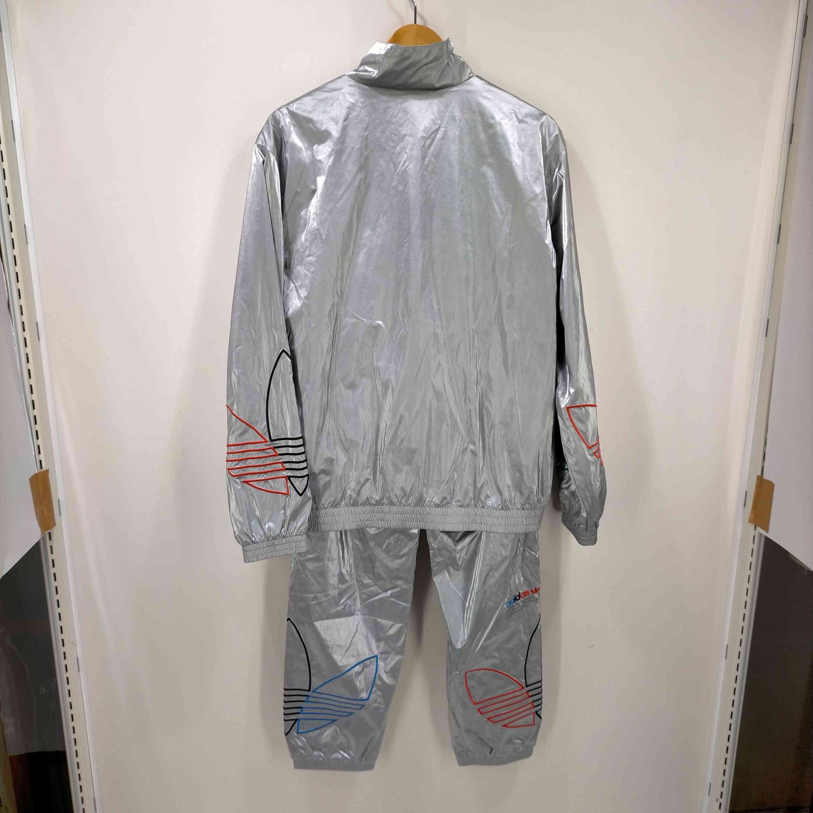 【未使用品】adidas TRICOL TRACKTOP SLVR ジャケット アディダス adidas TRICOL TRACK TOP PANTS SLVR メンズ L - メルカリ