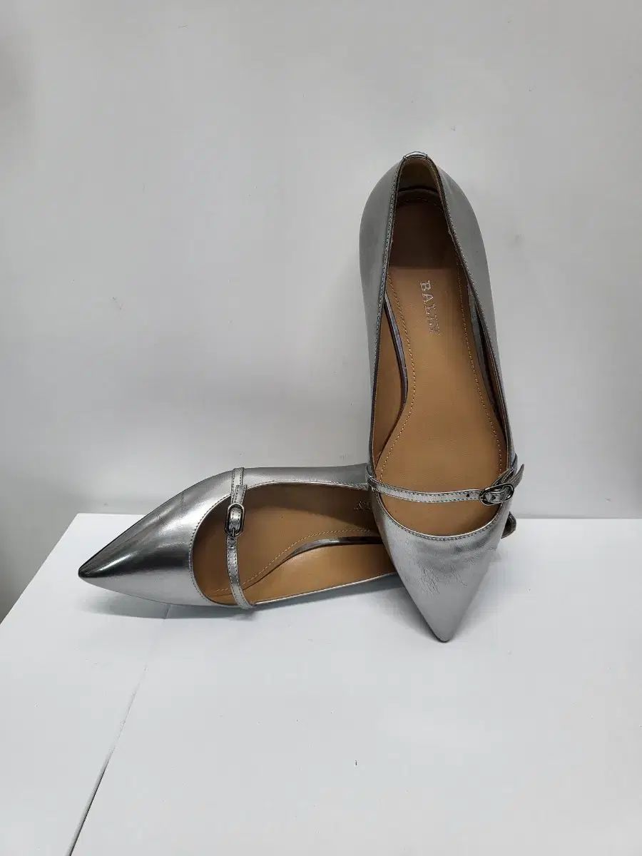 バリー レディース パンプス 送料無料 メルカリshop取引では対象外