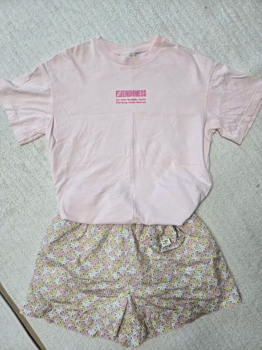  FENDI フェンディ キッズ 半ズボン 12 y その他 ボトムス スパッツ