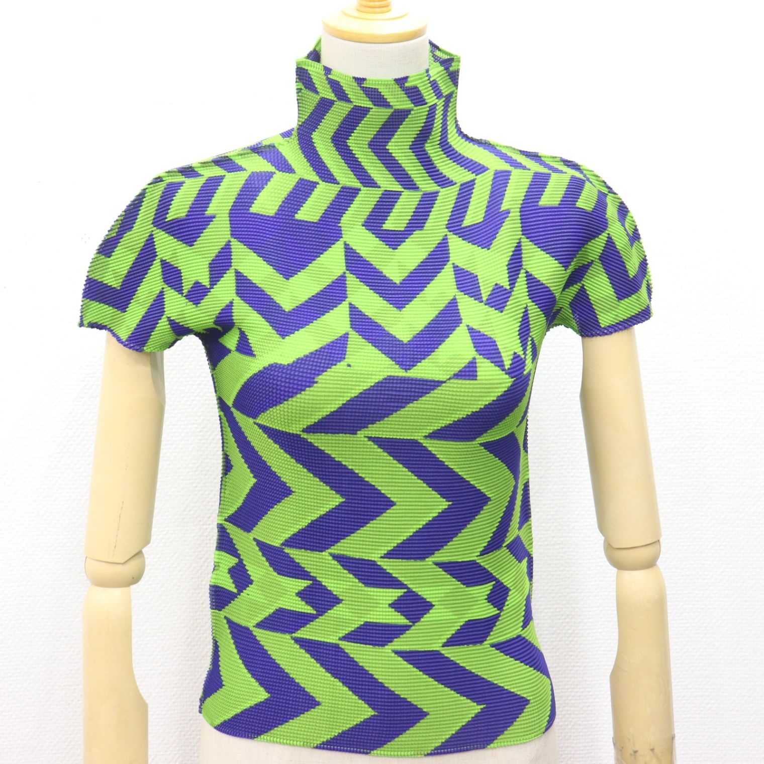 ITSSI9BUREM8 ISSEY MIYAKE イッセイミヤケ ME ミー 半袖 トップス MI43FK295 ポリエステル グリーン 緑 レディース