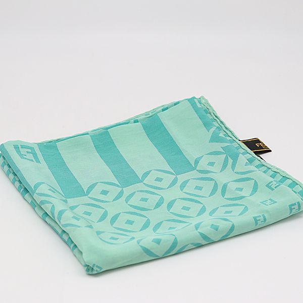 良品 フェンディ スカーフ シルク100％ ロゴプリント グリーン 2000000