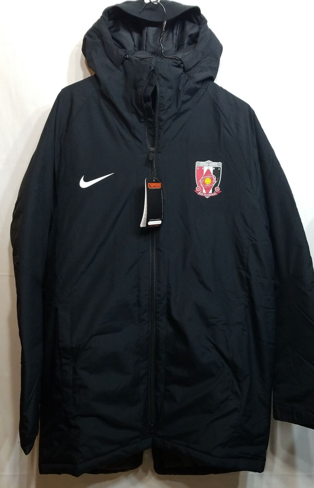 【ファッション好きが選ぶ人気ブランドランキング】 美品】NIKE ナイキ×浦和レッズ ダウンコート ベンチコート定価 記念グッズ