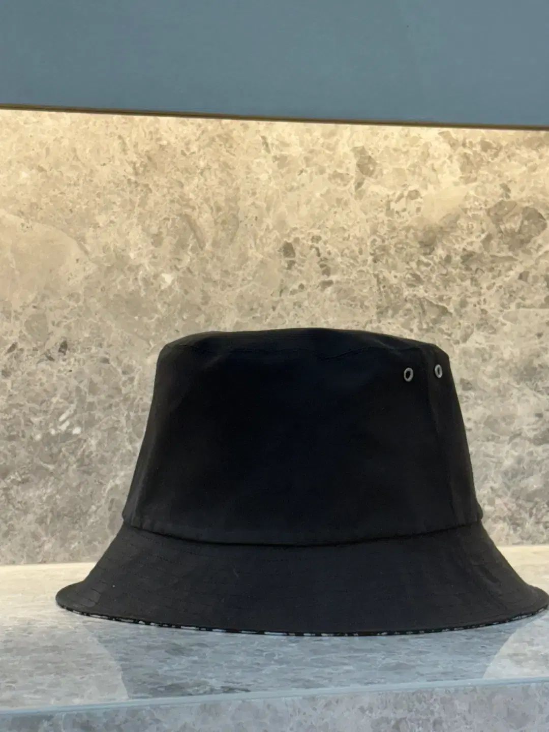 Christian Dior リバーシブル バケットハット トロッター　ネイビー Christian Dior リバーシブル バケットハット トロッター ネイビー