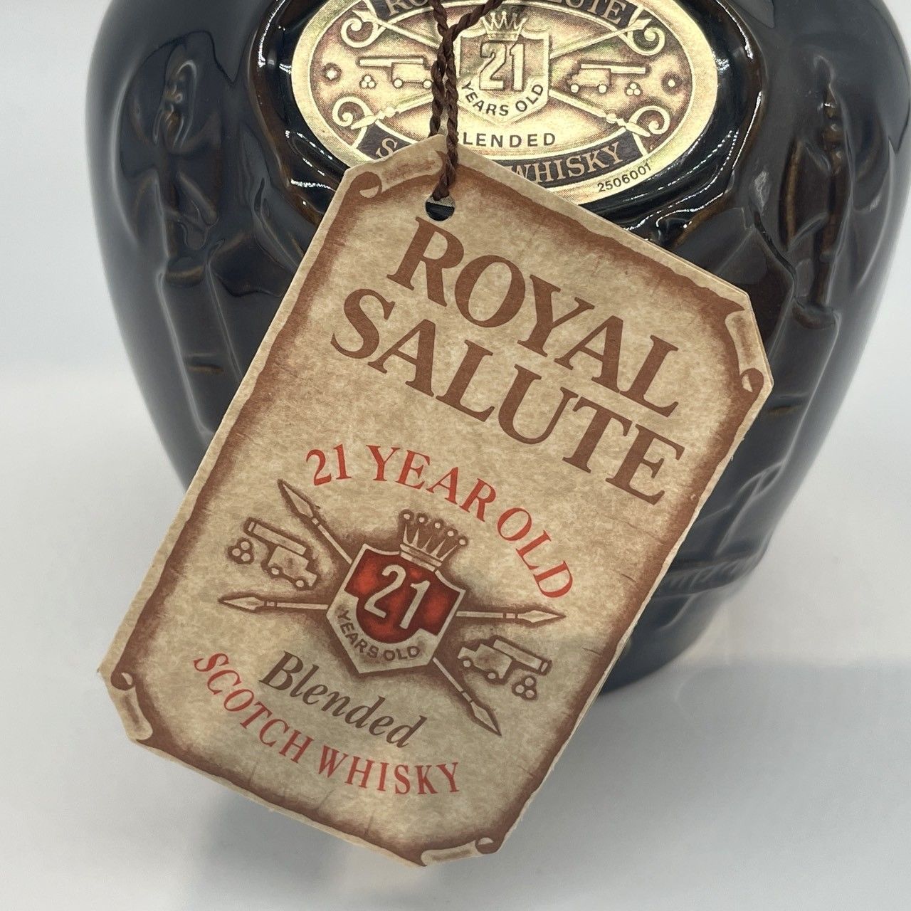 ▽ロイヤルサルート SALUTE 21年 茶 陶器ボトル スコッチウイスキー
