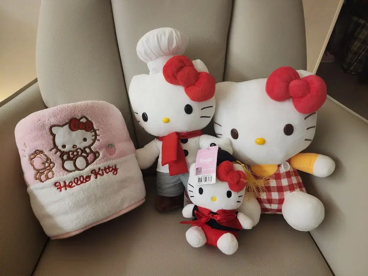 Sanrio(サンリオ) キティ 人形 ビーチタオル set 出品