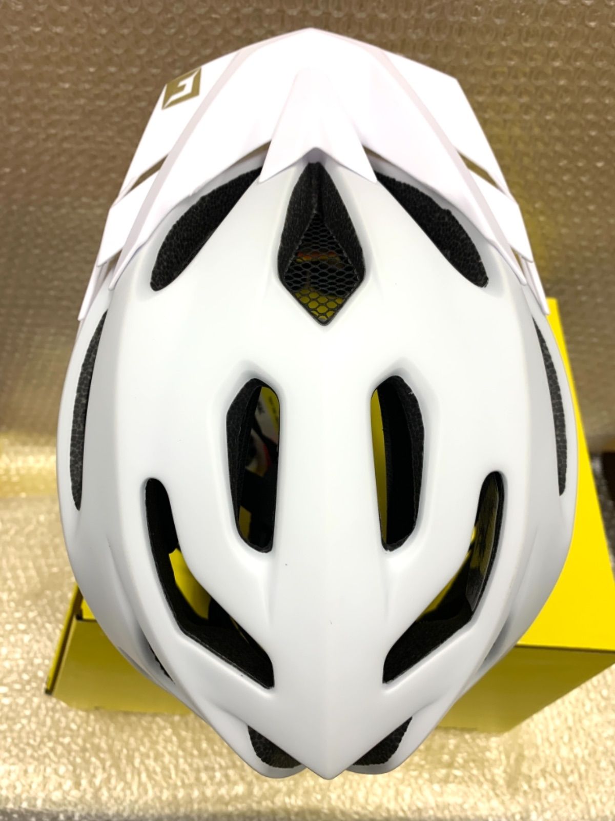 【24時間以内発送】2022 新色　CRATONI キッズヘルメット　52-56 2022 新色‼︎ クラトーニ キッズヘルメット 52-56 - メルカリ
