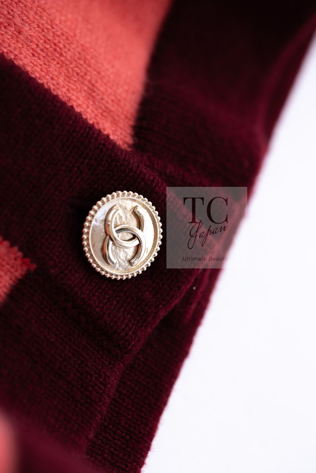 シャネル カーディガン CHANEL アプリコット プラム バイカラー ココ マーク ボタン カシミヤ ニット 超美品 36 CHANEL - シャネル カーディガン CHANEL アプリコット プラム