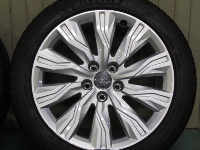 で溝あり冬セット アウディ 8W系 A4純正 10アームグラビスデザイン