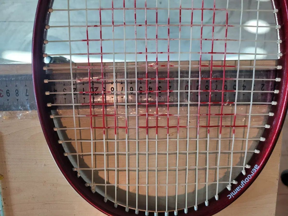 テニスラケット 若者