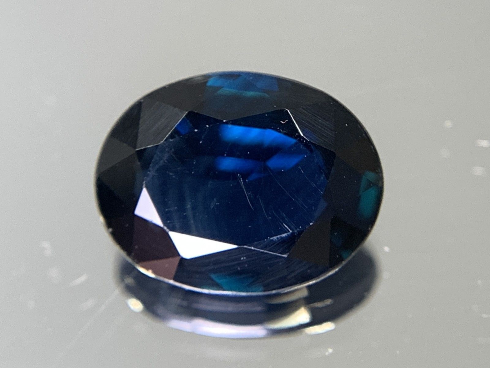 ♦天然深いサファイア大粒2.0ct16✕8mm♦40cmのサービスチェーン付き スリランカ産ホワイトサファイア 4.3mm/0.382ctルース