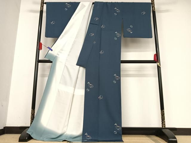 上質な小紋 跳び兎