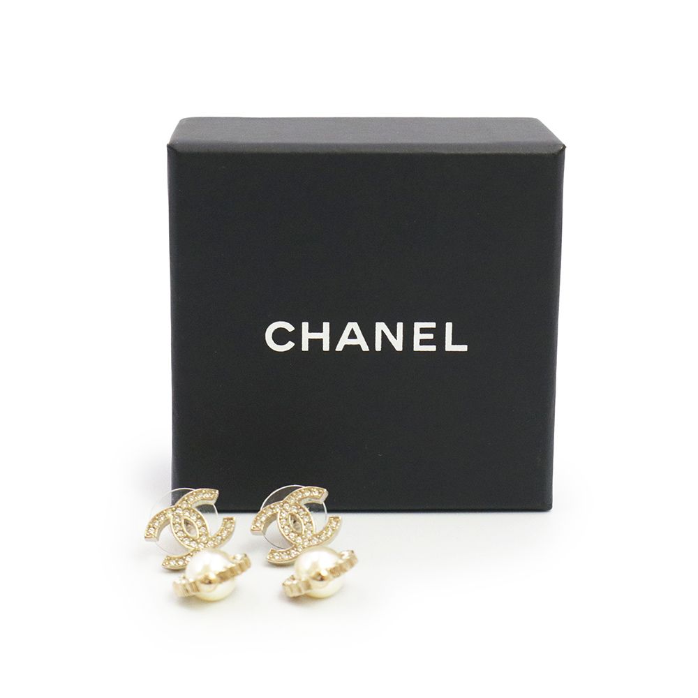 CHANEL シャネル　ピアス　ロゴ　スイング　箱 楽天市場】【送料無料】 シャネル ピアス ゴールド ホワイト