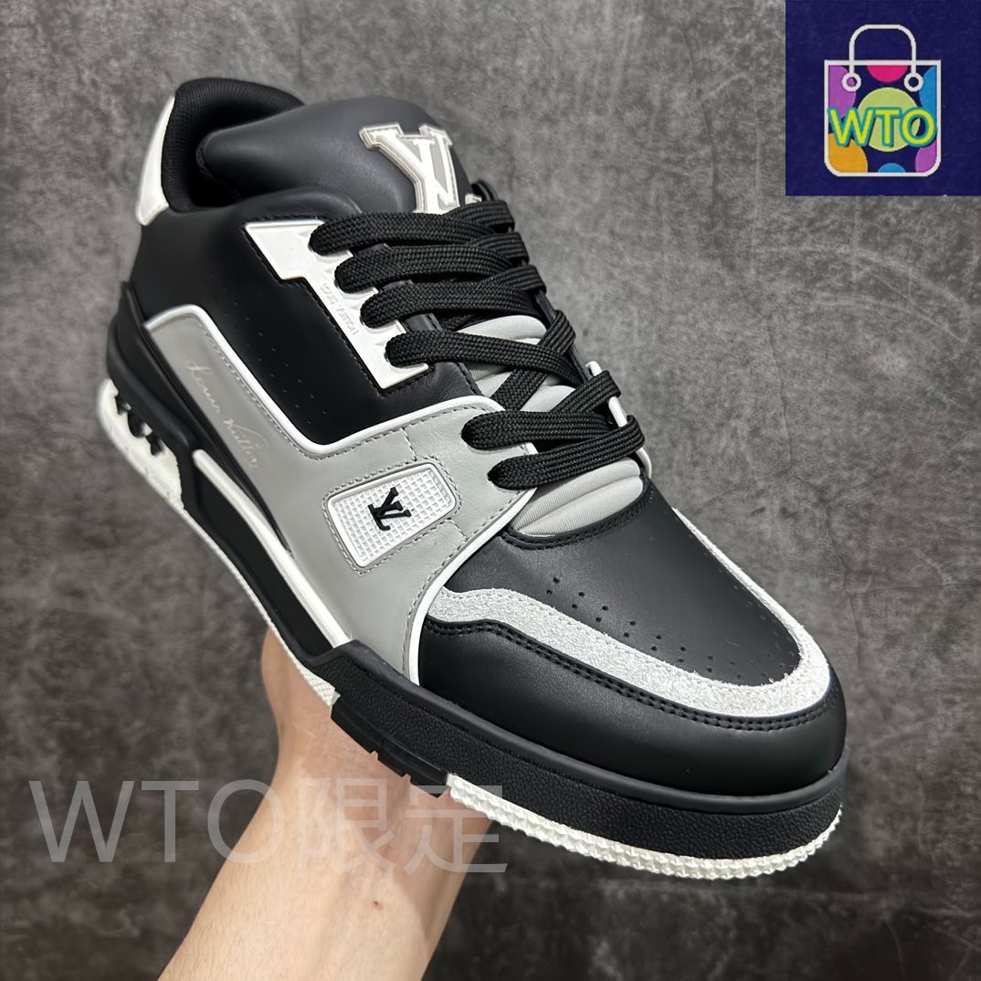 Louis Vuitton trainer 黒のロートップのファッショナブルな