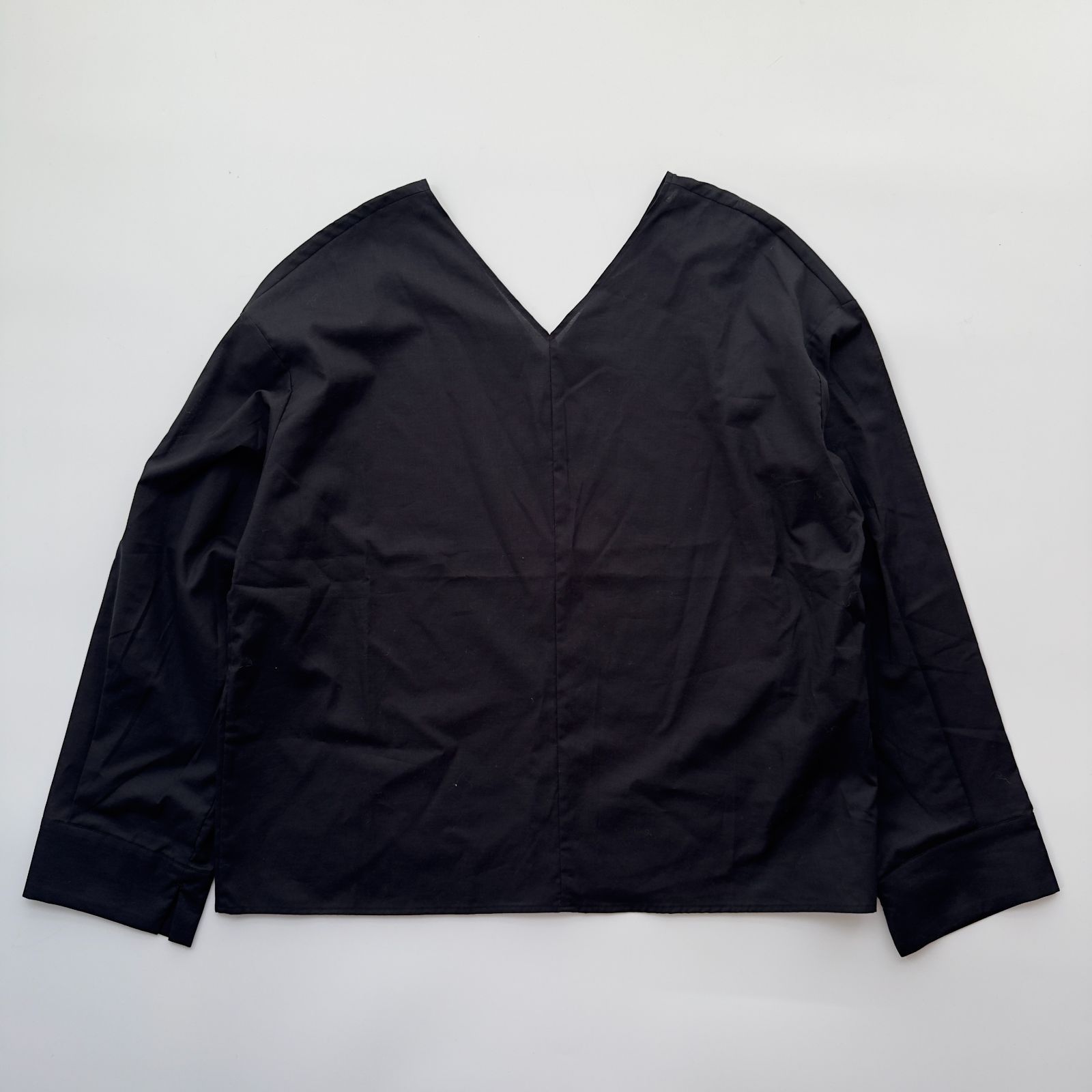 Vネック ブラウス