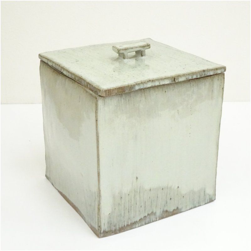 唐津焼 溝上秀次造 四方水指 共箱 水指し 茶道 茶道具 おしゃれ 水差し 抹茶 インテリア 茶器 水器 お茶 骨董 茶会