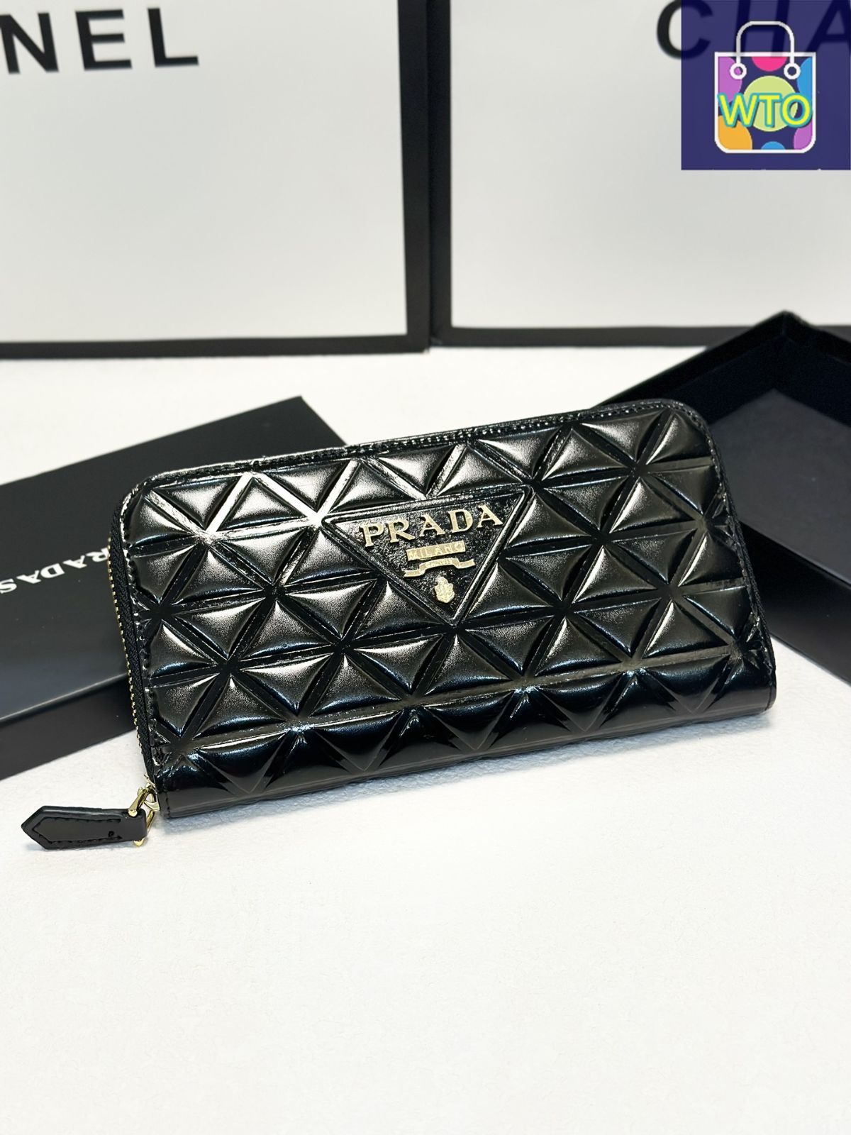 今日 PRADA プラダ ブラック シングルジッパー クラッチ ウォレット 送料無料 在庫 セール価格 ?