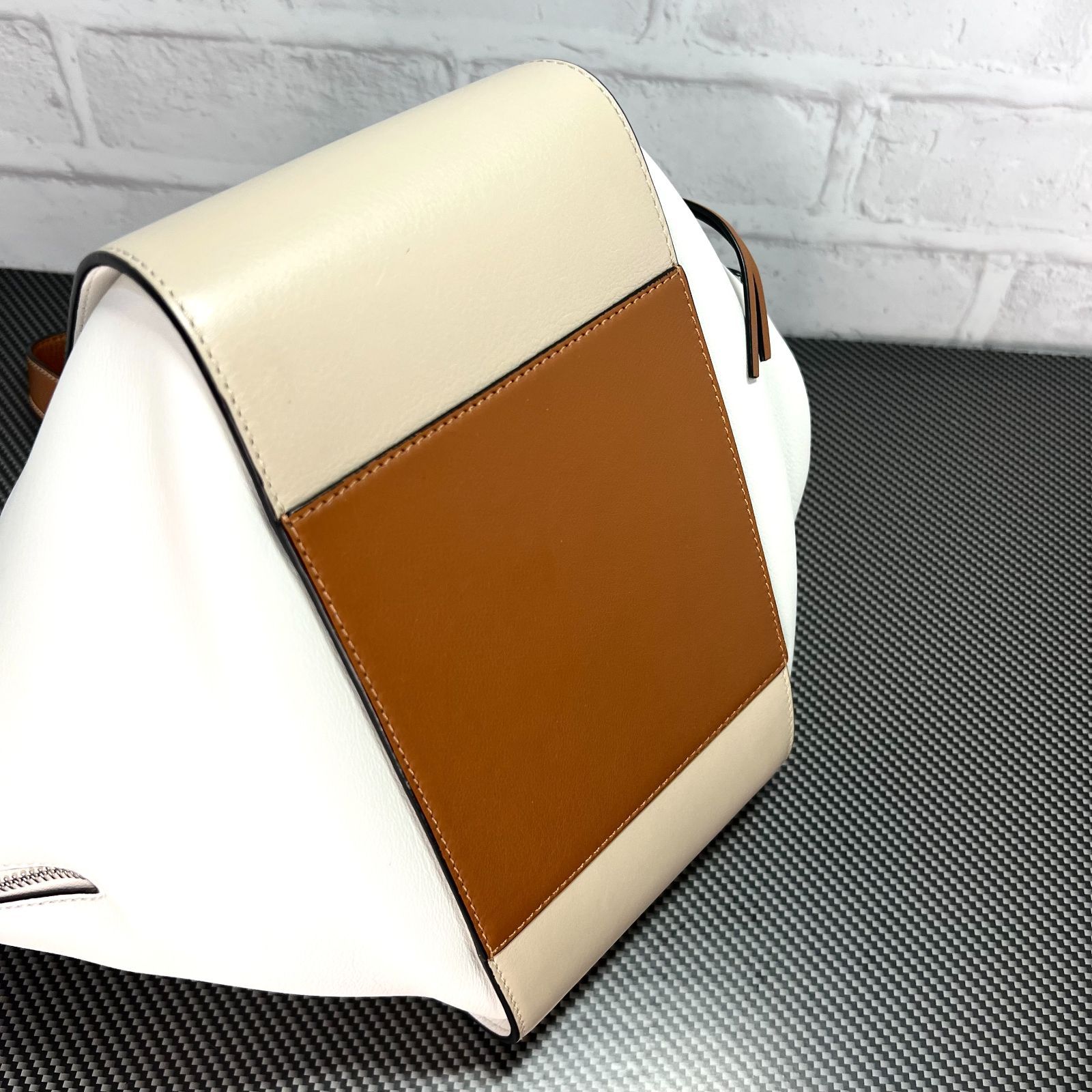 LOEWE／ロエベ ハンモック スモール トリコロールカラー - メルカリ