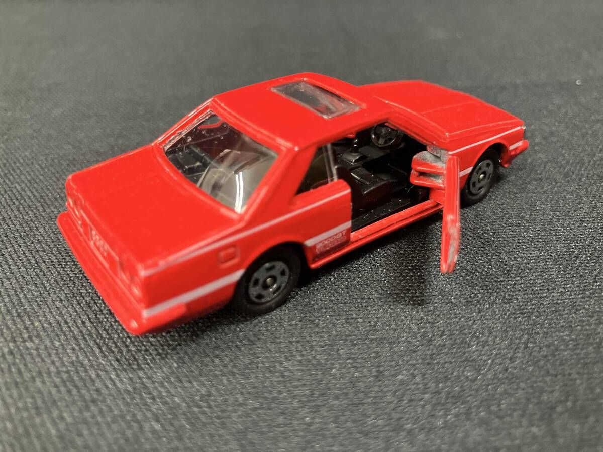 トミカ No.20 ニッサン スカイライン2000 タｰボGT-E・S(レッド