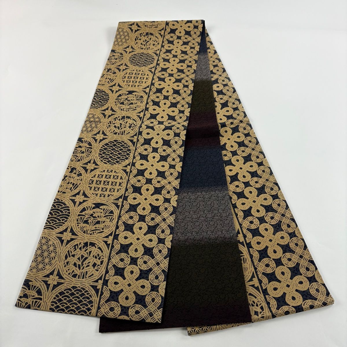 袋帯 美品 秀品 有職文様 笹 金糸 墨色 全通 正絹 【中古