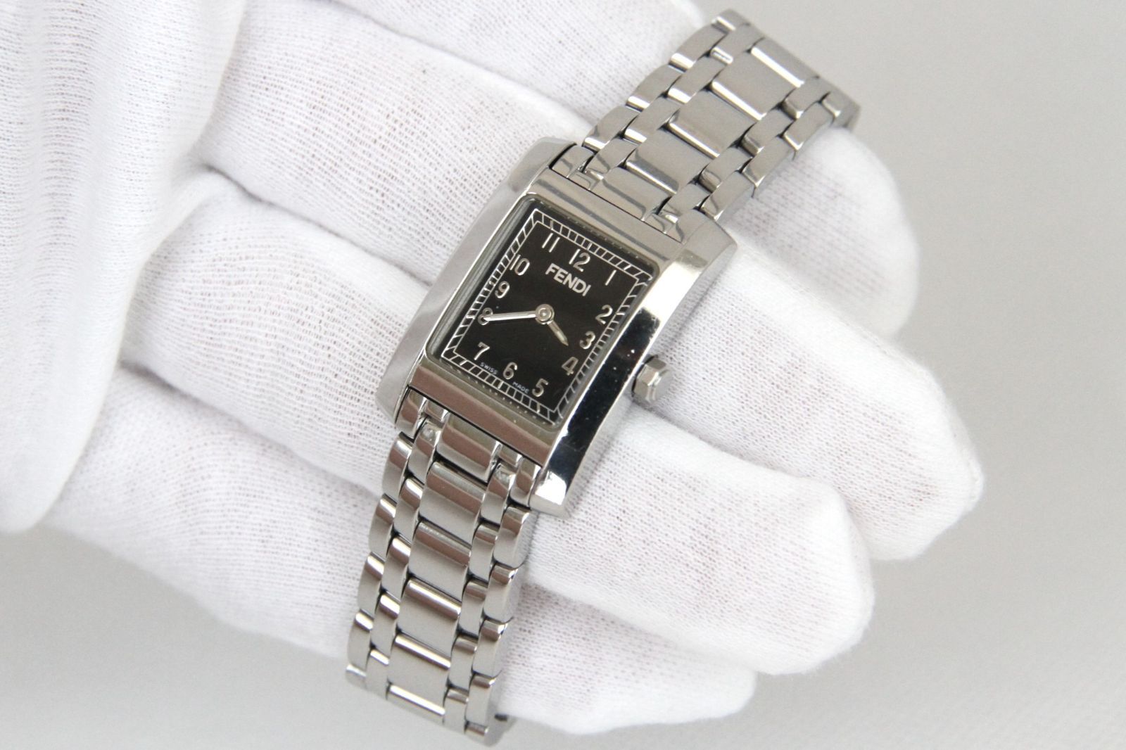 フェンディ FENDI 女性用 腕時計 電池新品 s1482