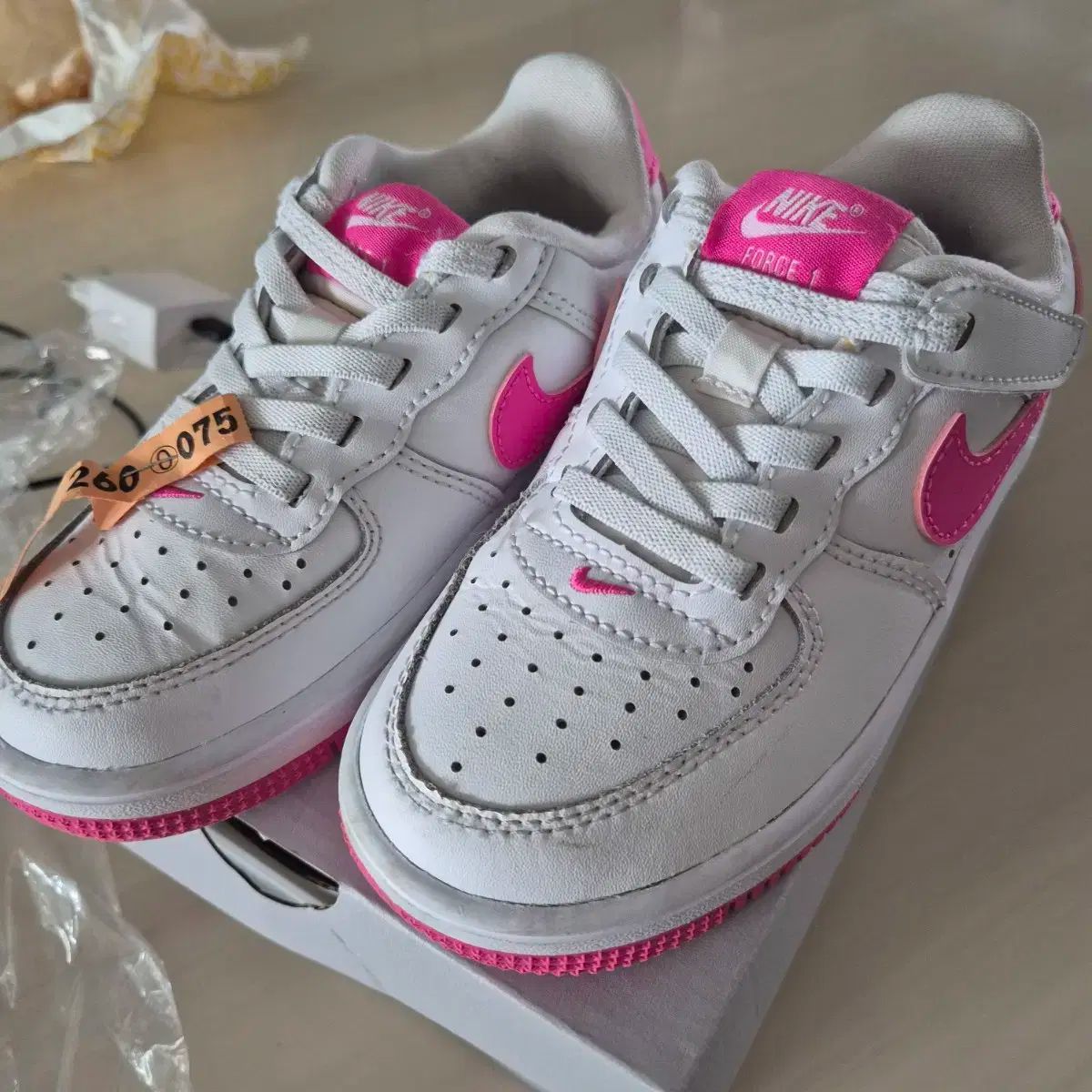 NIKE ナイキ エアフォース 1 ホワイト|ピン 離乳する スニーカー 10c