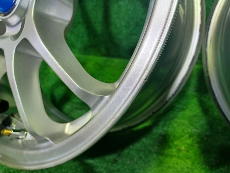 シルバー 16インチ