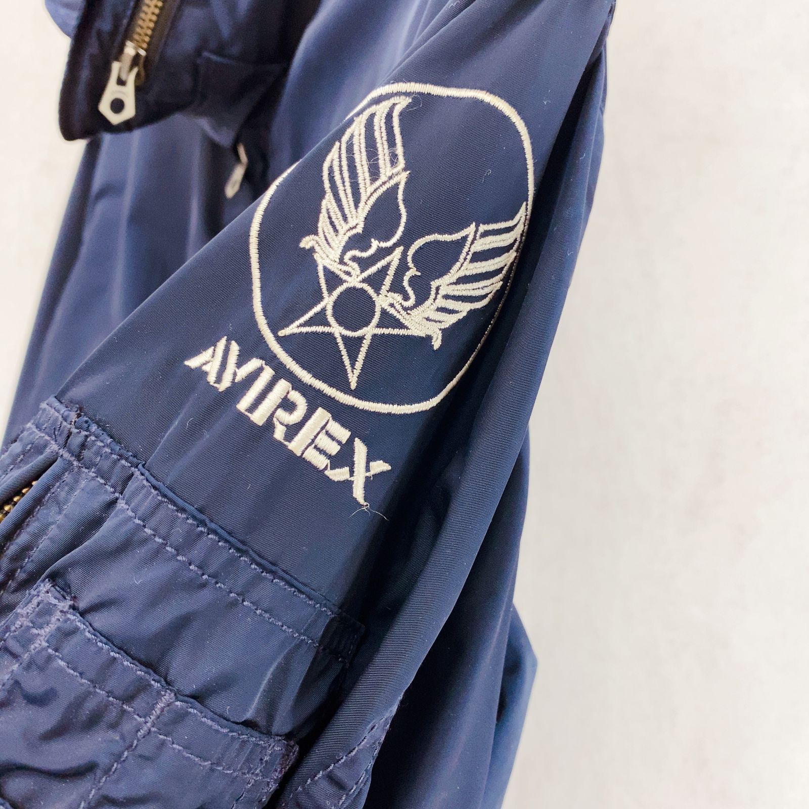 美品 AVIREX Red Bull アヴィレックス レッドブル ミリタリー ブルゾン 