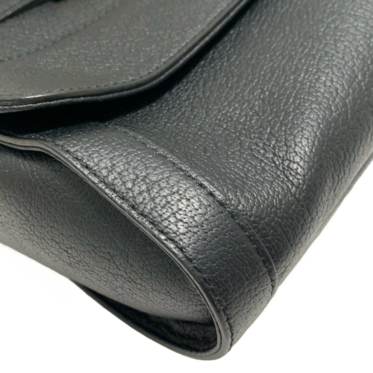 AIGNER(アイグナー) ショルダーバッグ美品 - 黒 レザー - メルカリ
