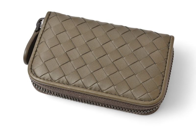 ボッテガヴェネタ イントレチャート コインケース カーキ 513