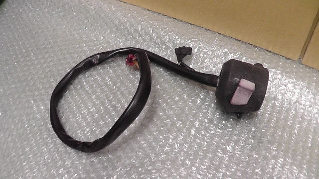 VTR250 FI　MC33-1400xxx　の　ハンドルスイッチ　右:#1724807594