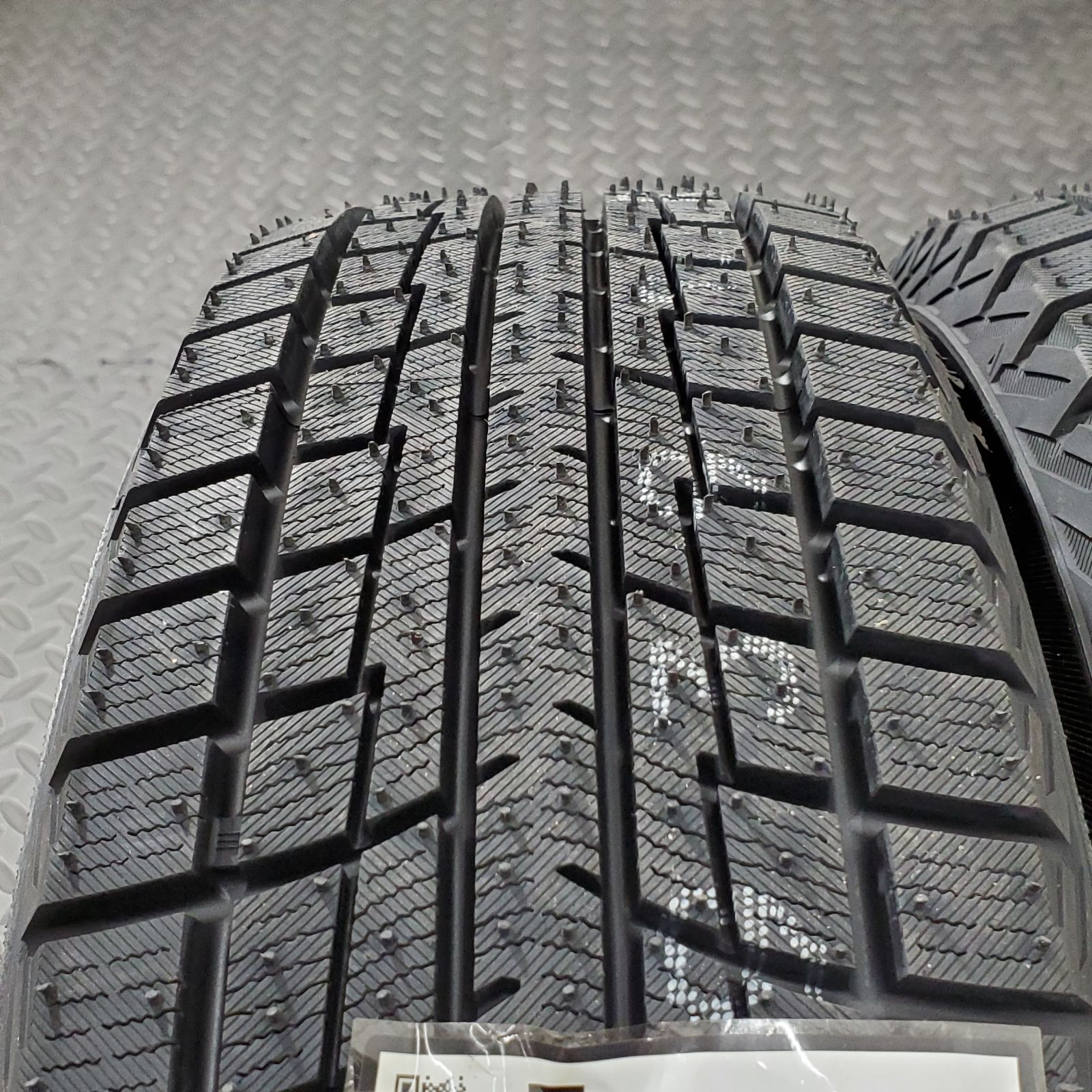 25年製 タイヤ 155|65R14 ヨコハマ アイスガードIG52C ホンダ JF3 N-BOX N-WGN スタッドレスタイヤ 1096R TRITUETUBI_COM