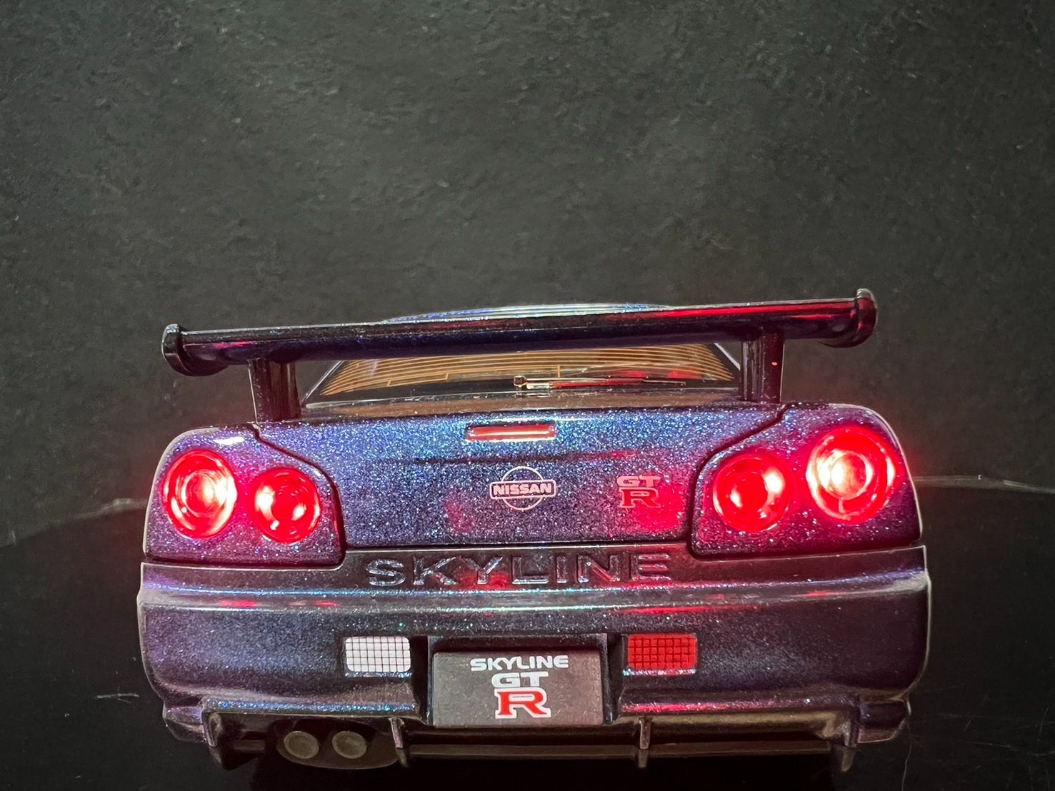 スカイラインGTR R34 日産 1/24 ミニカー 紫 マジョーラ H180