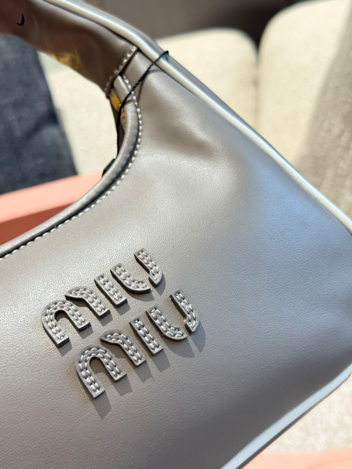 miu✴︎コメント必須！ Amazon | (ミュウ ミュウ) MIU MIU スニーカー シルバー 37.5