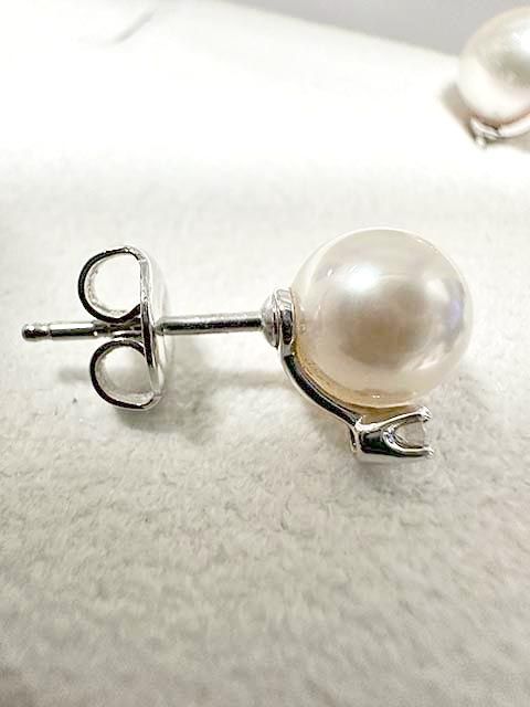 極美品✨MIKIMOTO ミキモト アコヤ真珠 ピアス K18 7.6㎜ 箱付き 極美品✨MIKIMOTO ミキモト アコヤ真珠 ピアス K18 7.6㎜ 箱付き