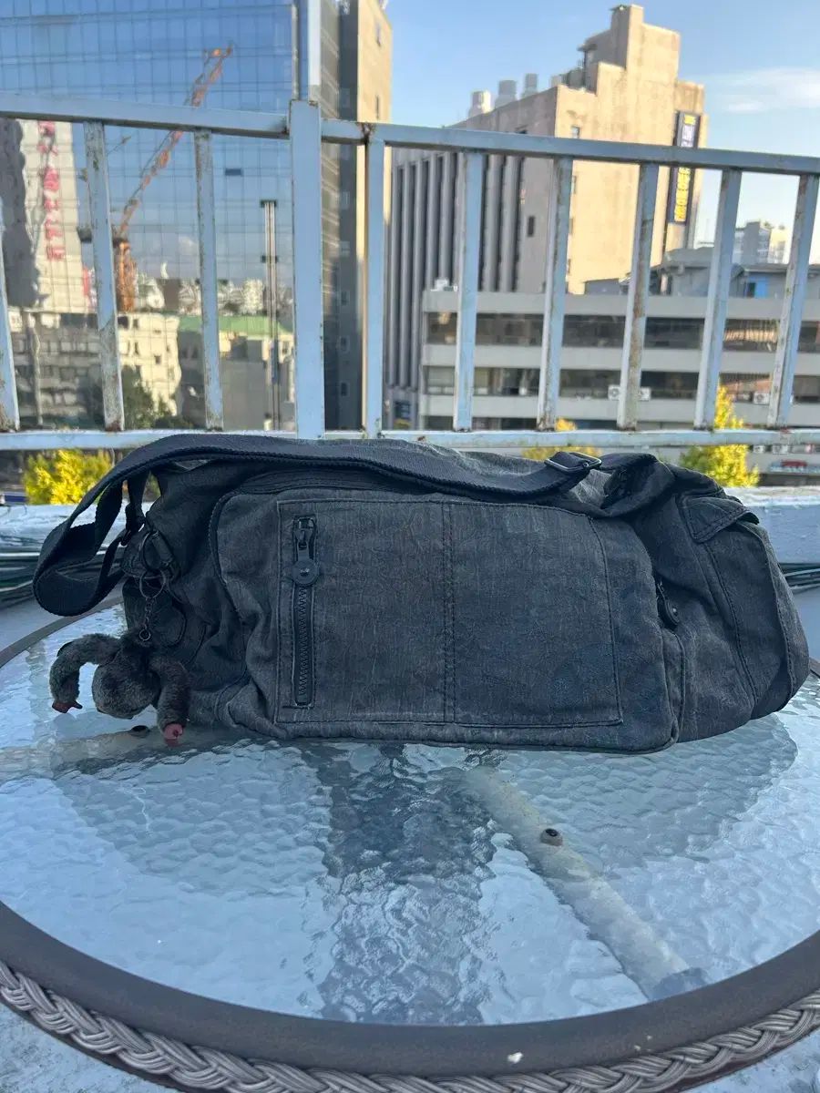 キプリング サイドポケット バッグ