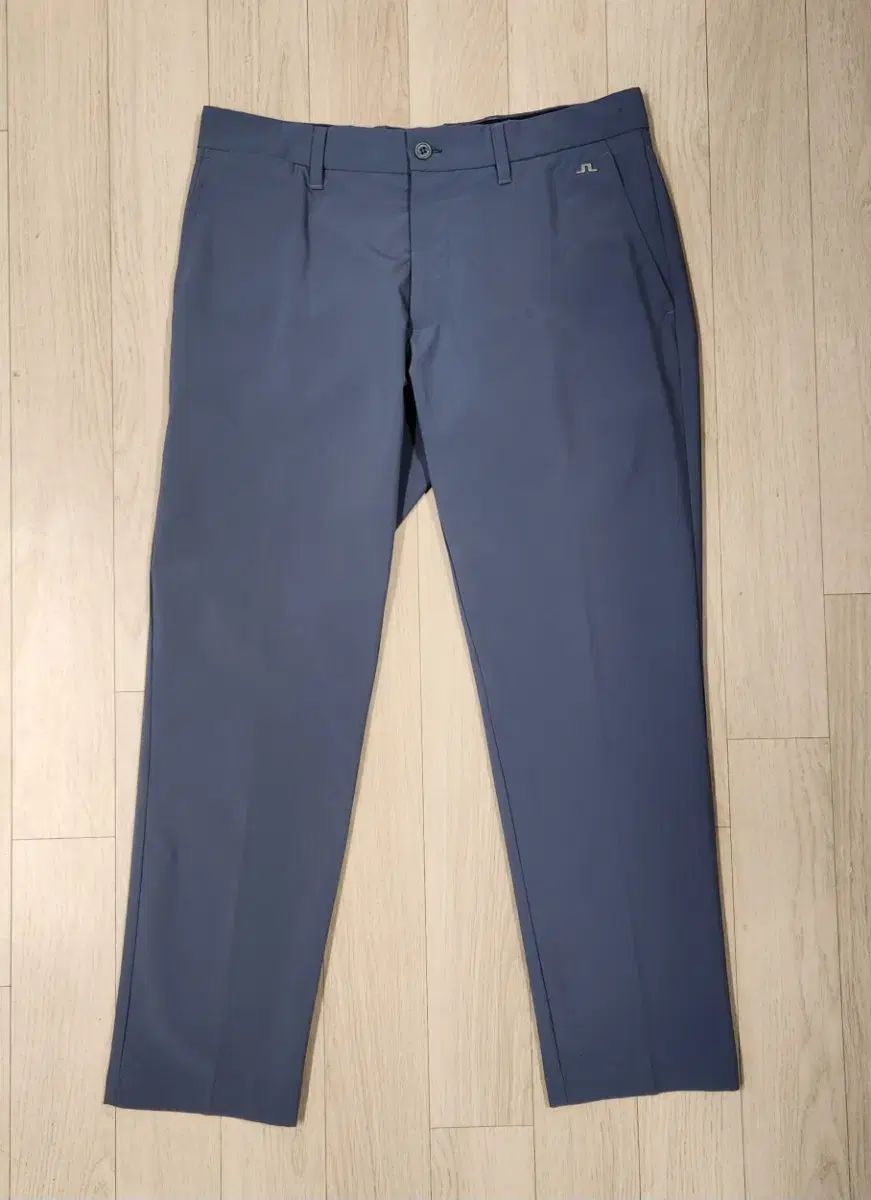 J.LINDEBERG J.リンドバーグ ゴルフパンツ 32 私はお勧めします