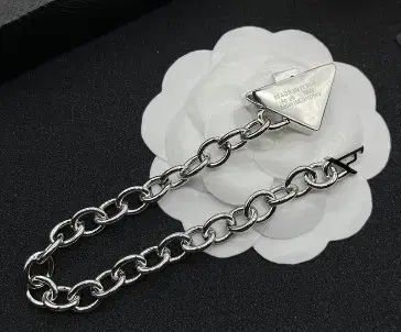 Prada プラダ