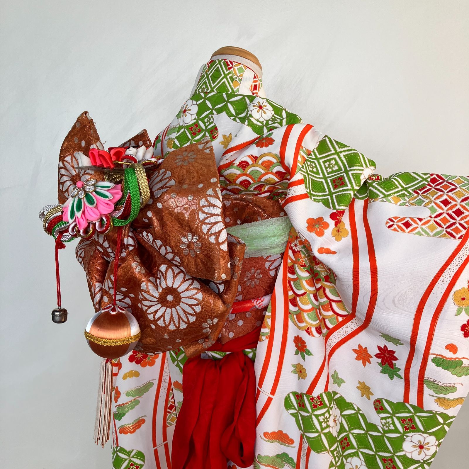 七五三 7歳女の子 着物 四つ身 白 長襦袢 作り帯セット 帯揚げ帯締めしごき付き ビンテージ きもの猫田 T 319