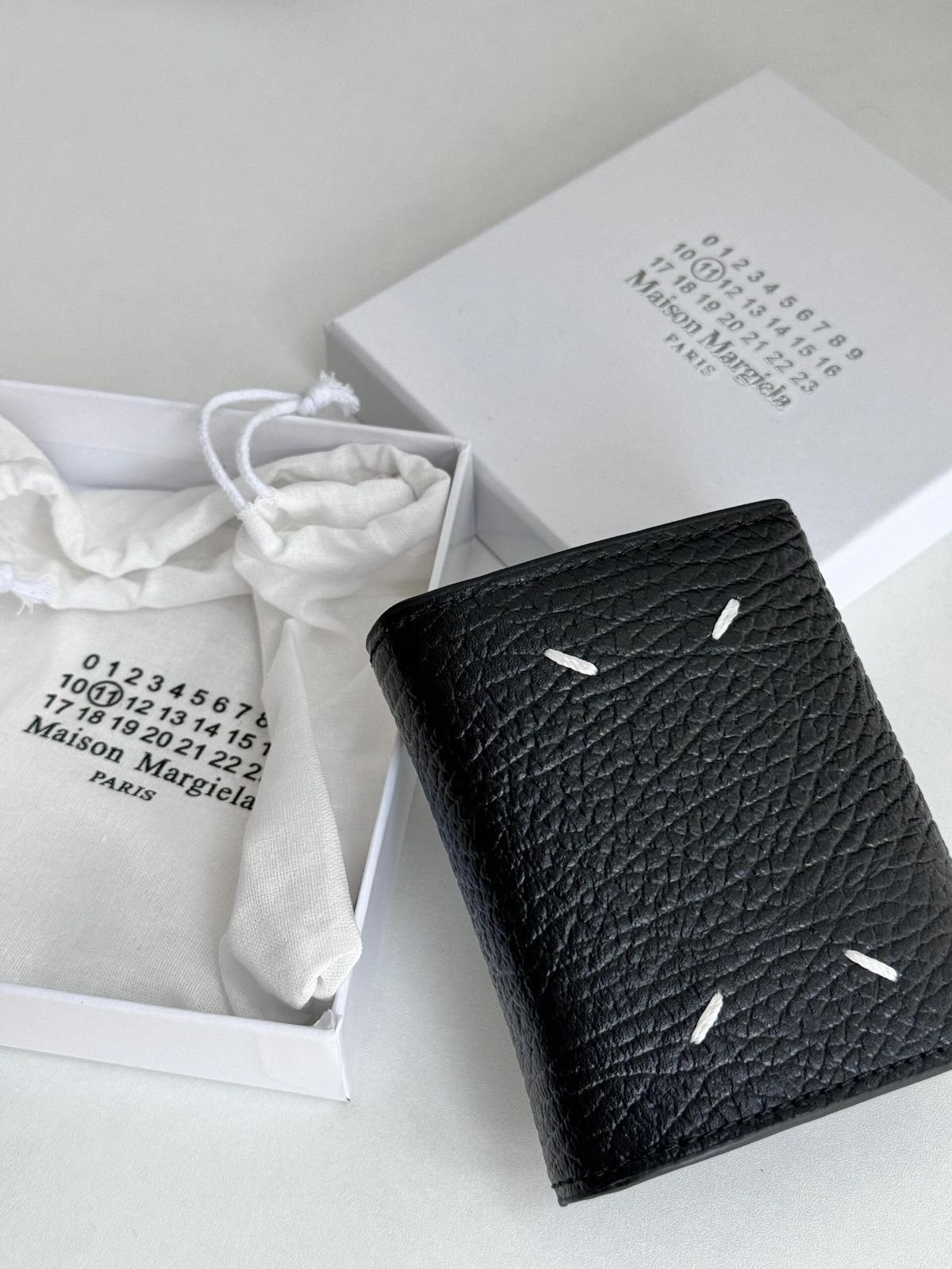 新品未使用 大人気商品 Maison Margielaマルジェラ 二つ折り財布