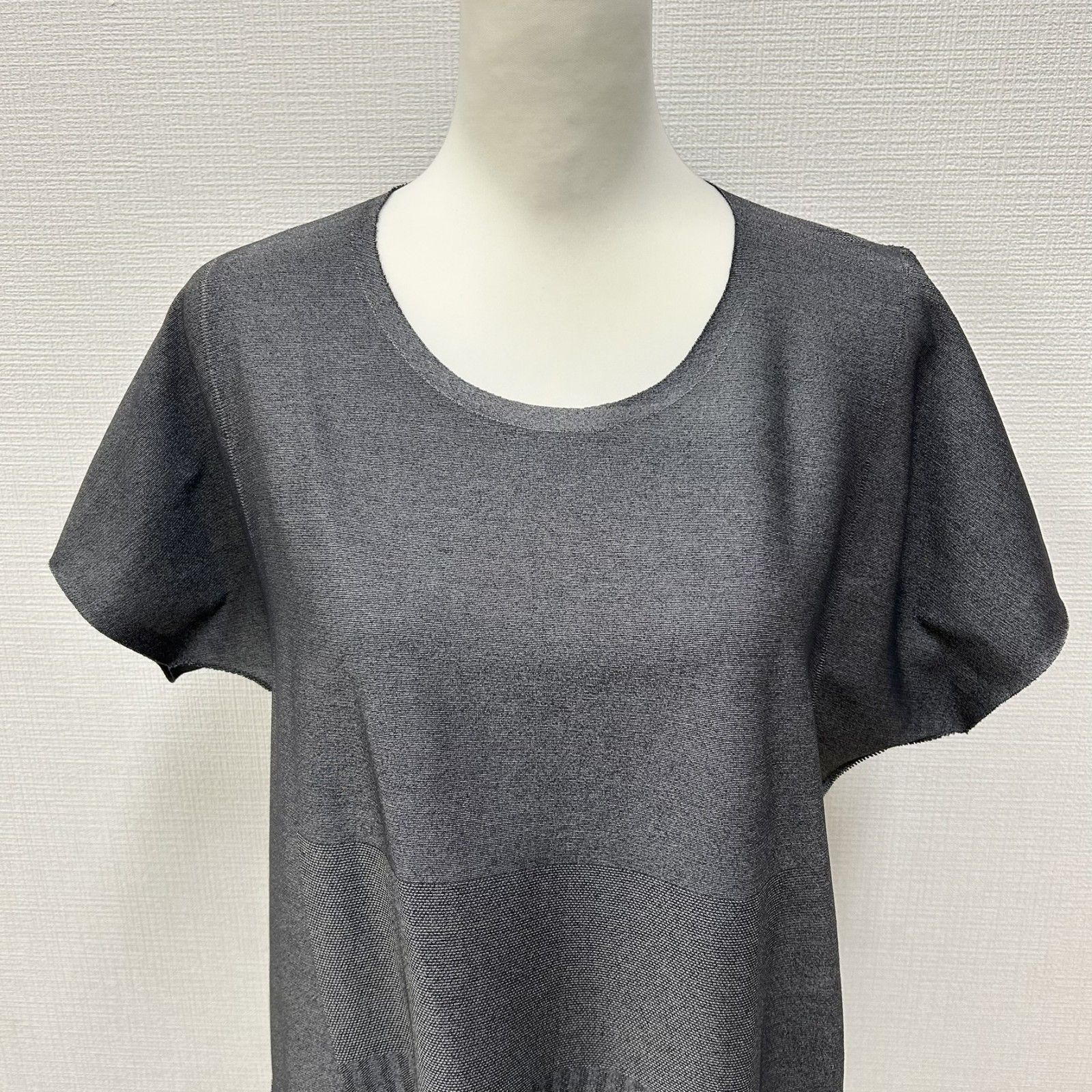 美品＞ISSEY MIYAKE 半袖 トップス