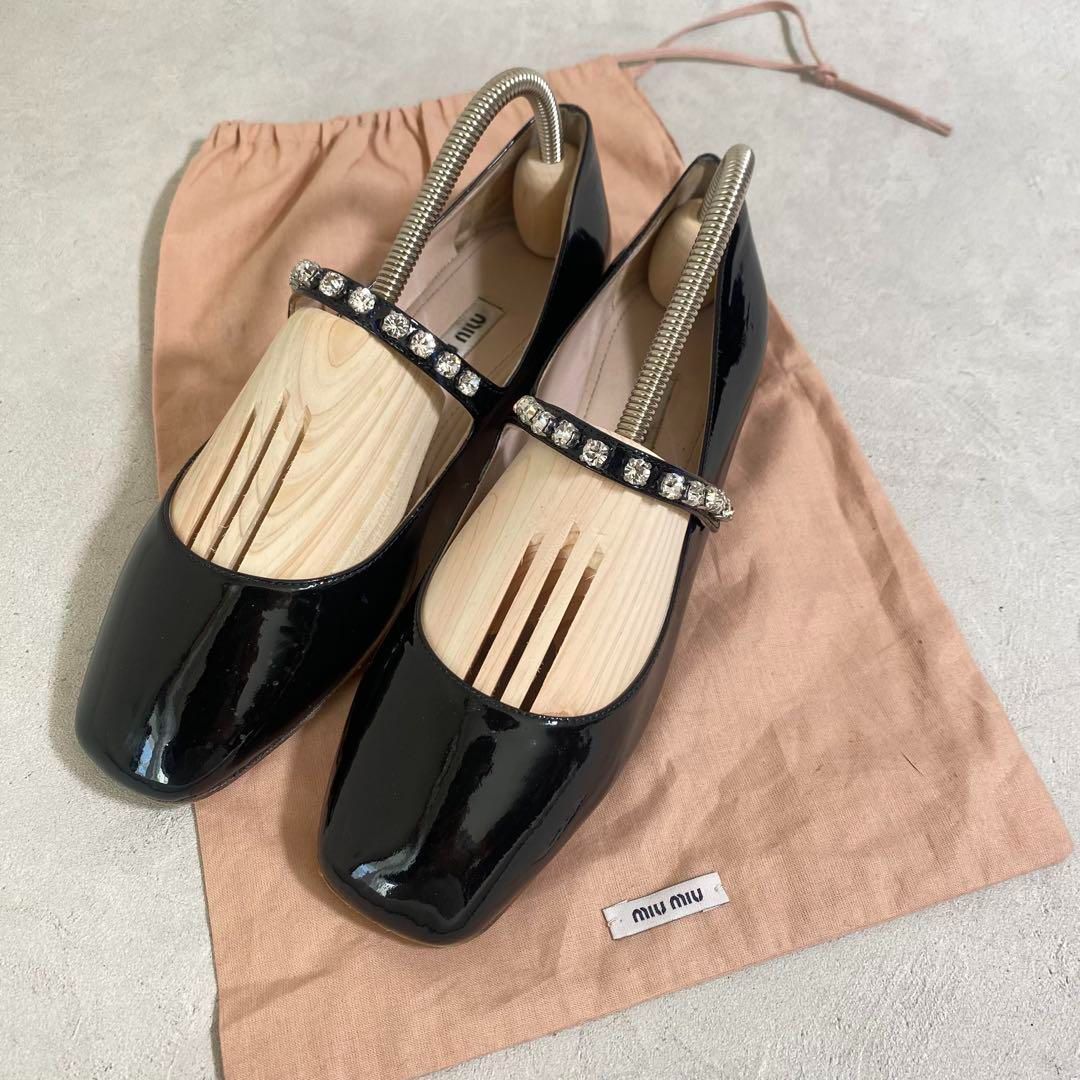 MIU MIU リボン パンプス エナメル ブラック miu ミュウミュウ リボン パンプス エナメル パテントレザー 黒