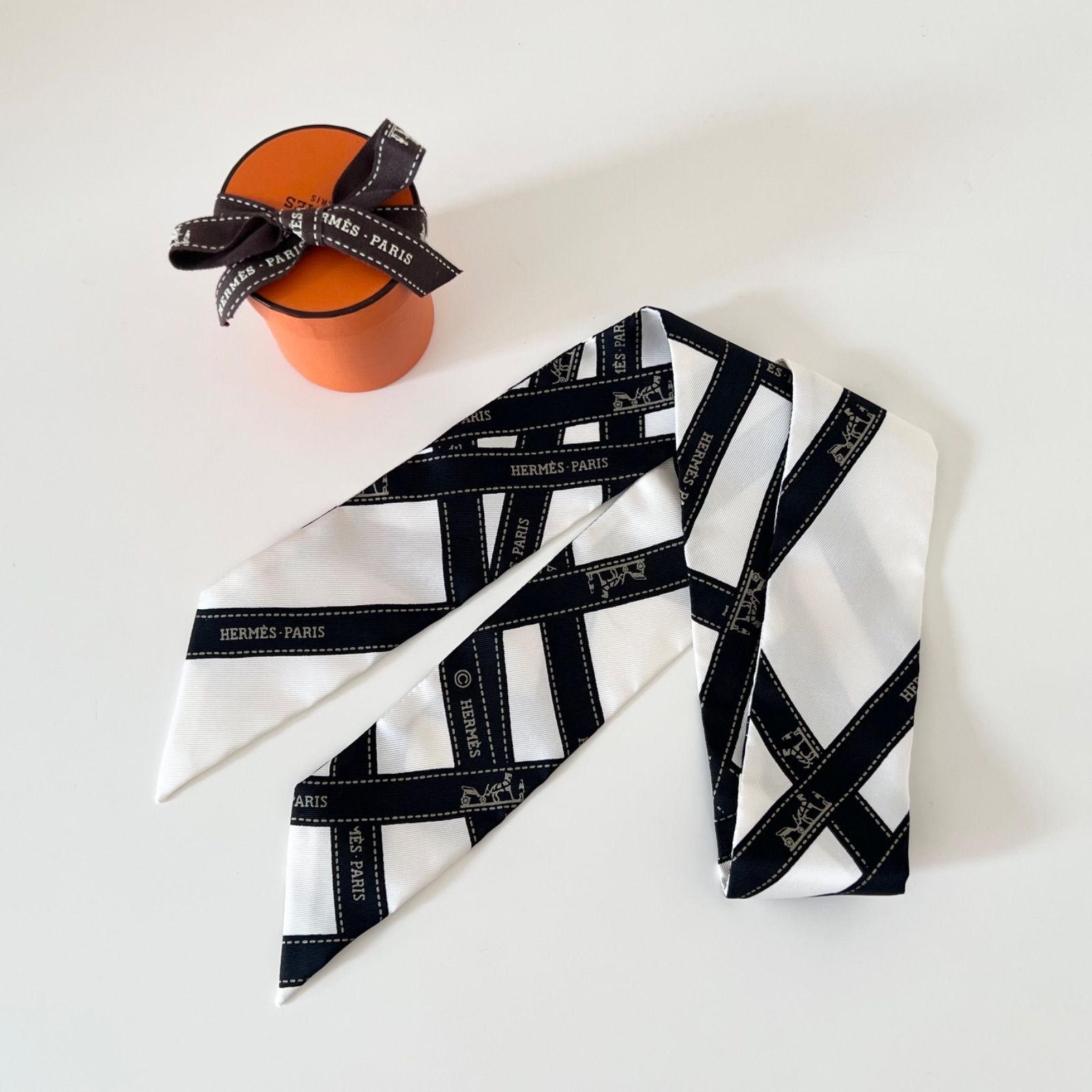 HERMES エルメス ツイリー ボルデュック　２本セット HERMES(エルメス)/ツイリー「ボルデュック」/×ブラック×オレンジ