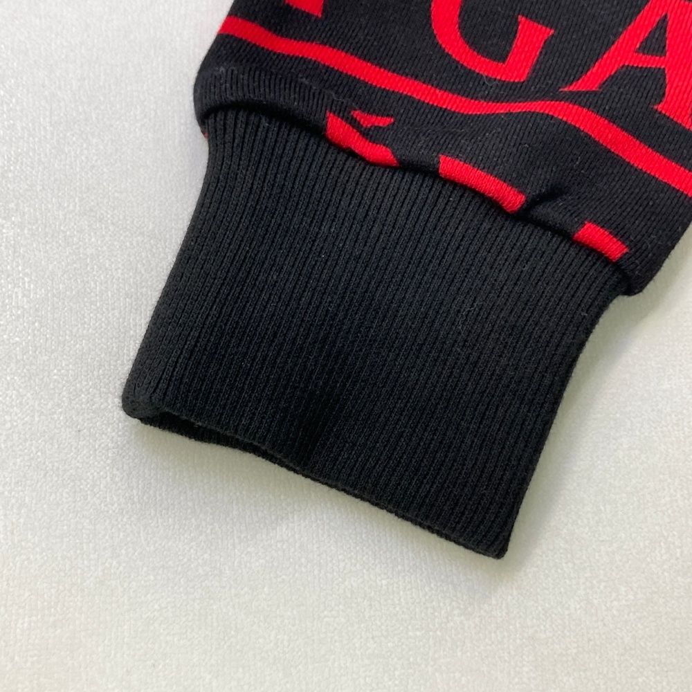 ジップパーカー