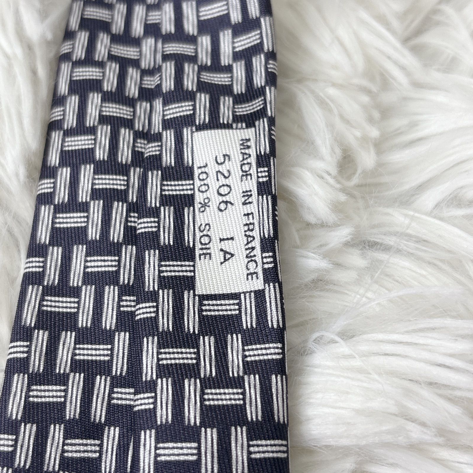 未使用保管品 HERMES 幾何学模様 ネクタイ 専用ボックス付き - メルカリ