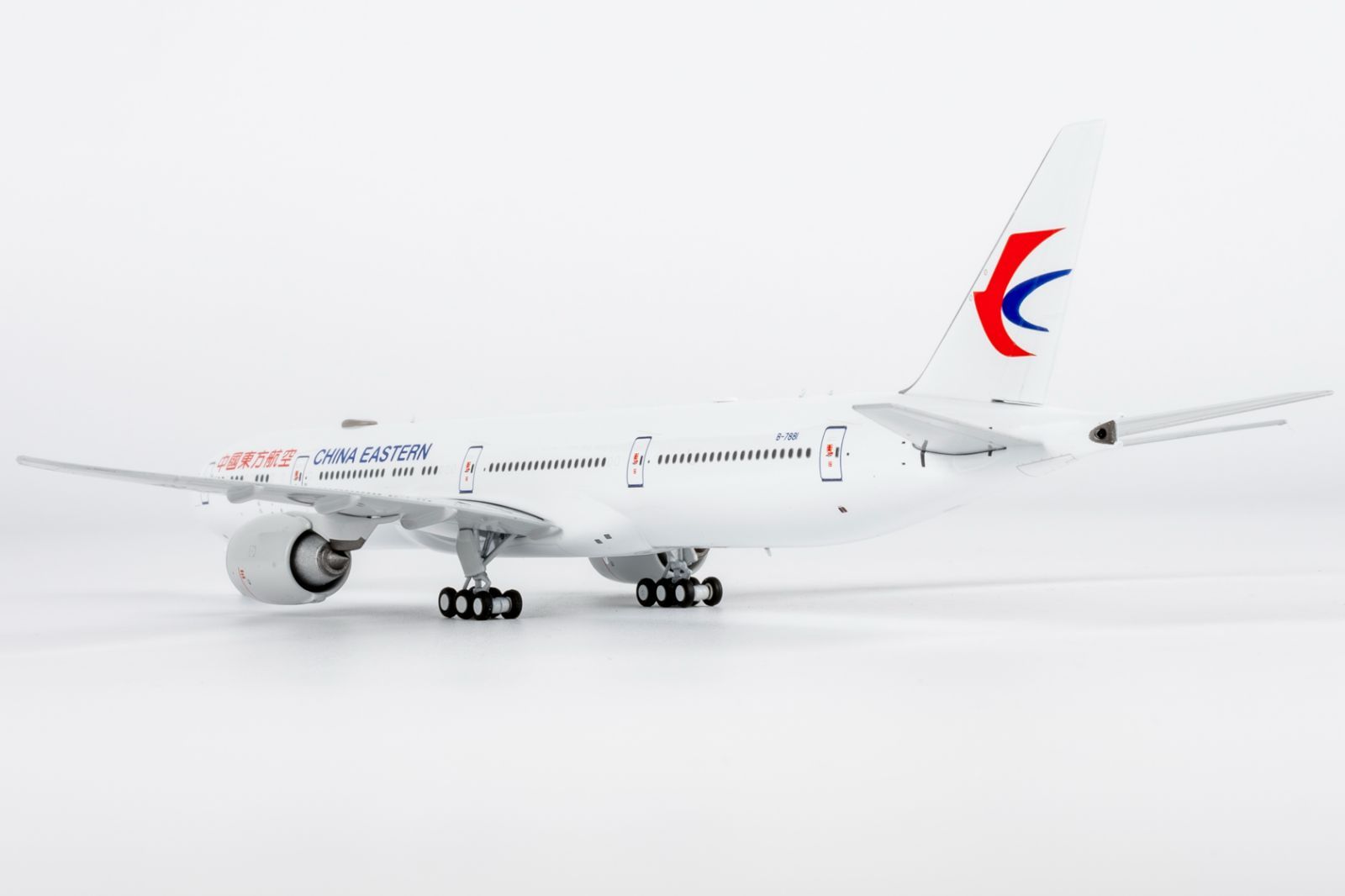 【誠実】 NGmodel 中国東方航空 777-300ER B-7881 1|400 73078 激安大特集！
