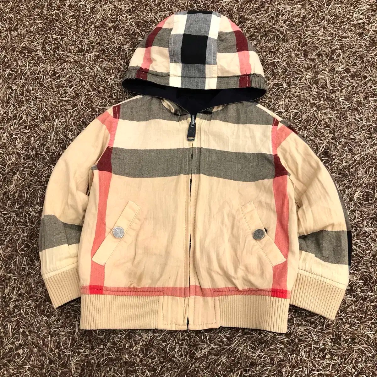 本物Burberryリバーシブル フード付きジャケット 110cm~130 Burberry リバーシブルフード付きジャケット 本物Burberry