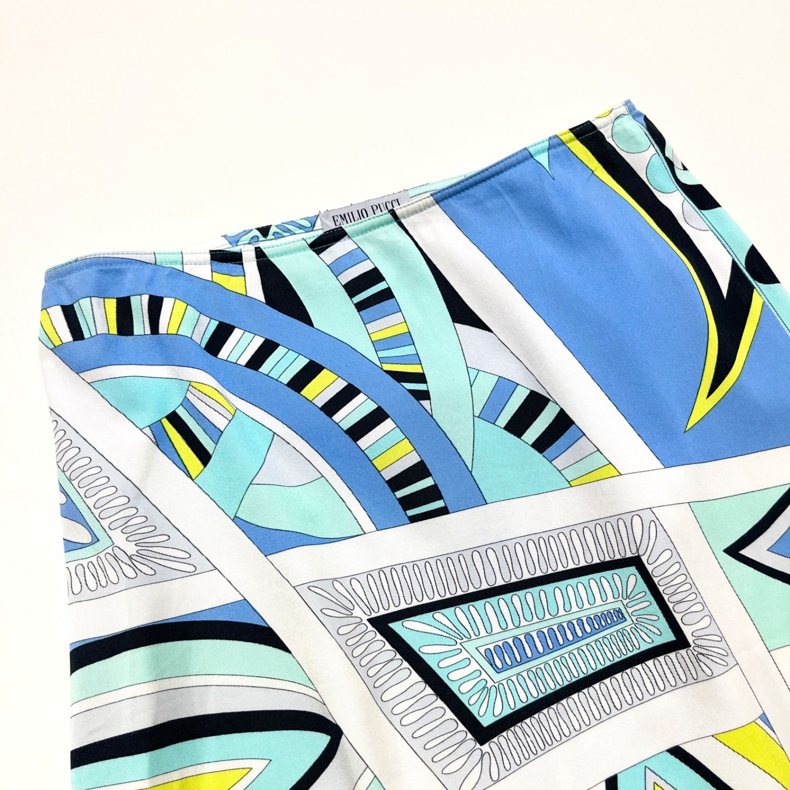 cg17 EMILIO PUCCI ロゴ入りタイトスカート 総柄 ペイズリー