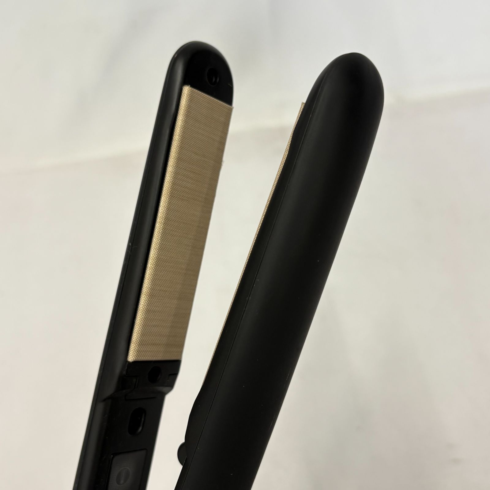 新品》KINUJO PRO 絹女 ストレートヘアアイロン KP001 【公式通販】